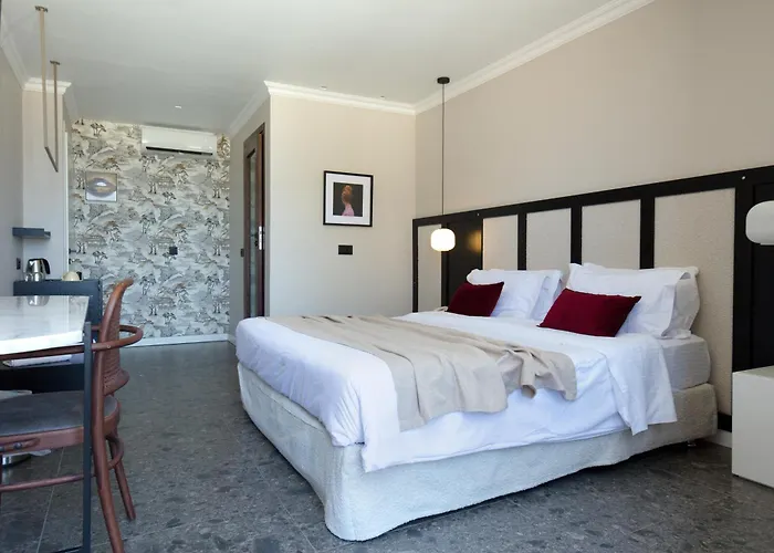 Civitas Suites Hotel