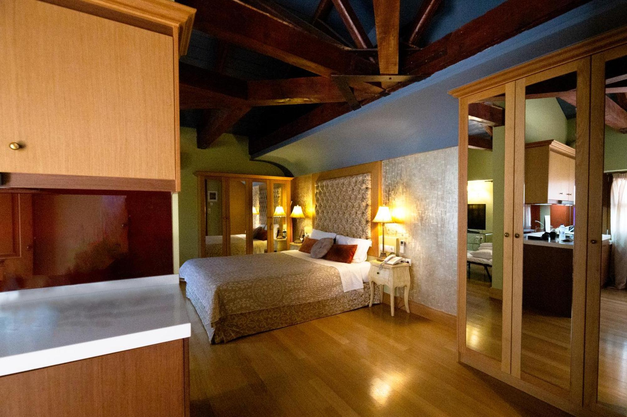 Civitas Aparthotel Rethymno